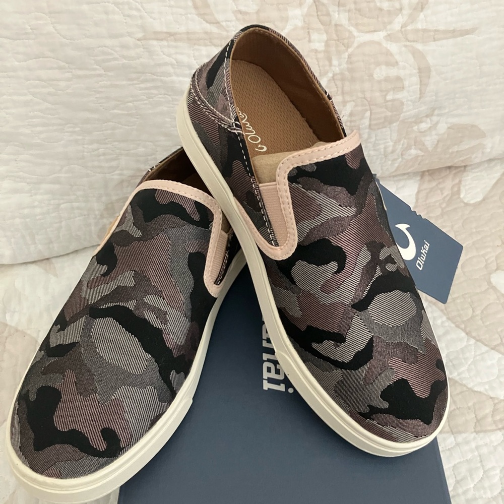 OluKai Women's Pehuea Pa'i Slip-On Shoes 6 NIB